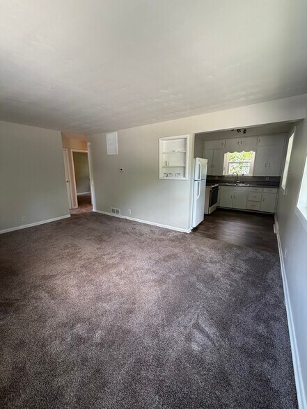 Building Photo - 2118 Ferrol St