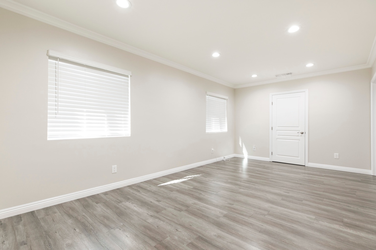 Building Photo - 8215 Saint Clair Ave