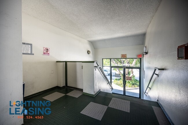 Building Photo - 14201 Victory Blvd