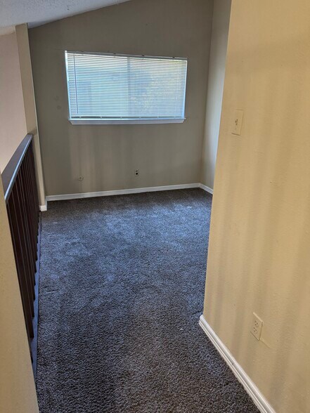 Building Photo - 3923 Tanglewilde St