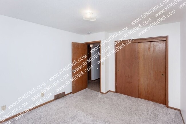 Building Photo - 217 Loomis Ave