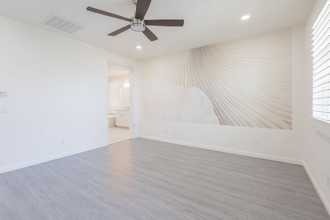 Building Photo - 16220 Retreat Ct