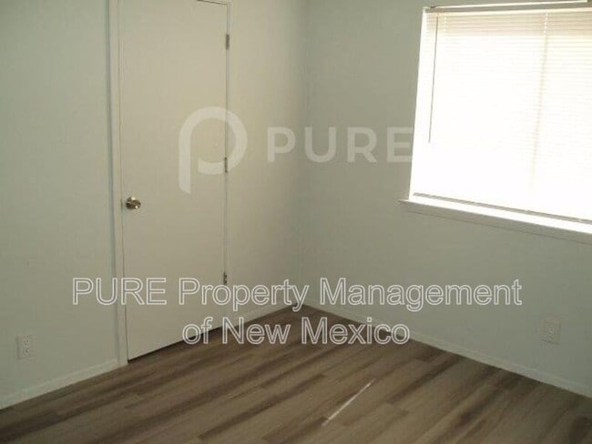 Building Photo - 6216 Leslie Pl NE