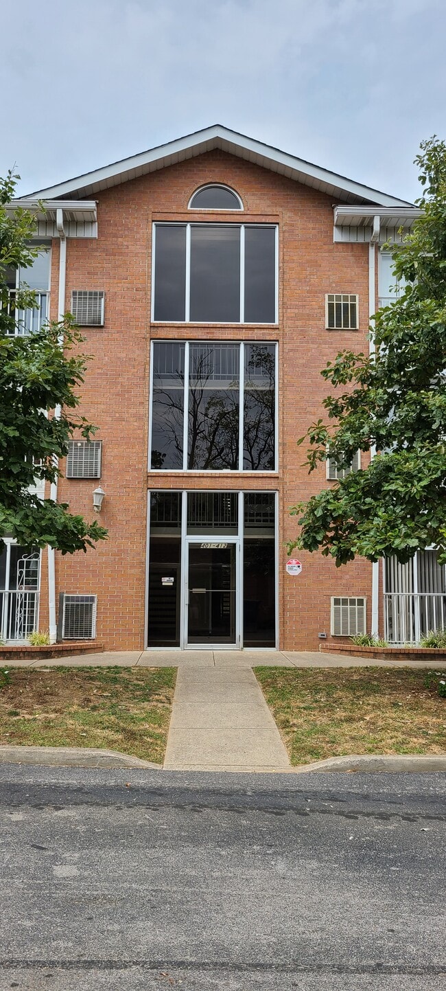 Front of Building - 3721 Bardstown Rd