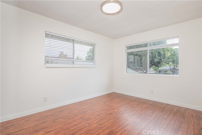 Building Photo - 329 Orizaba Ave