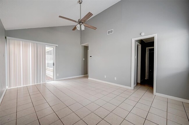 Building Photo - 13850 Walnut Hollow Ln