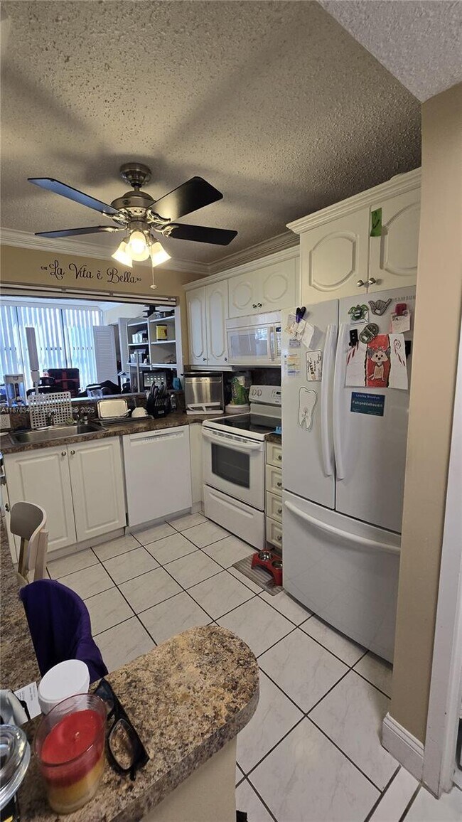Building Photo - 2017 S Ocean Dr