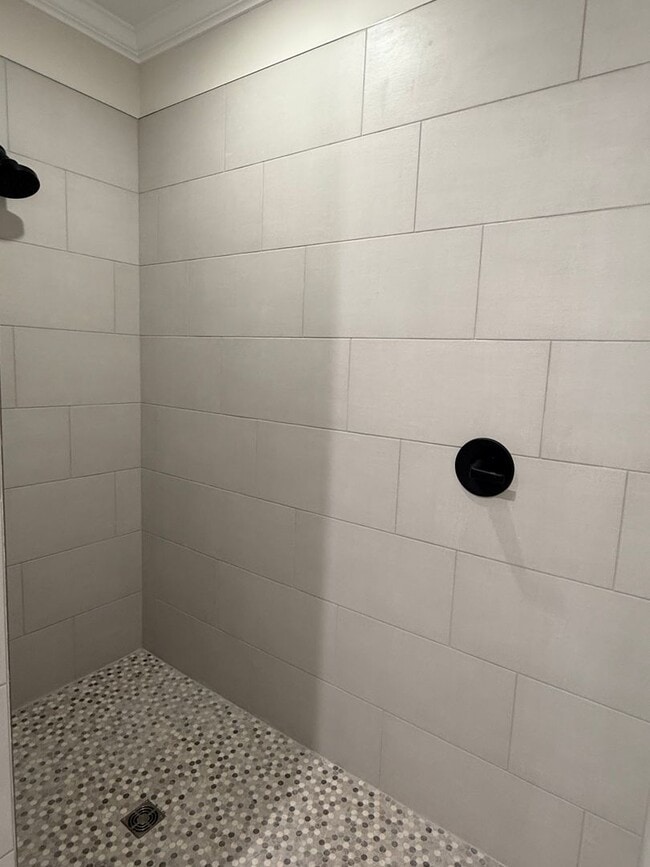 Building Photo - 6month - Short term Rental Home!