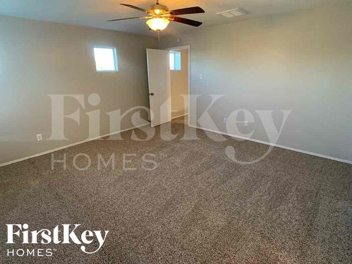 Building Photo - 2026 Cold River Dr