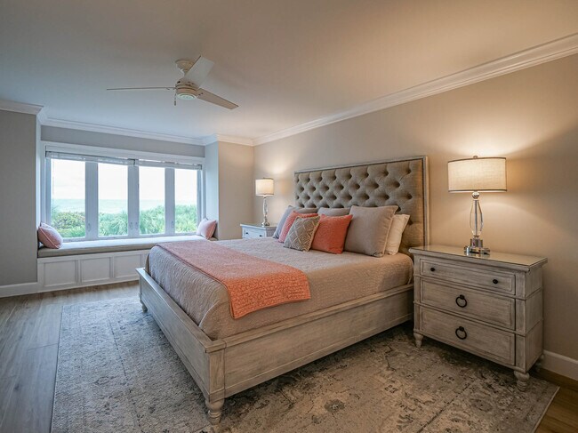 Building Photo - 8444 Oceanside Dr