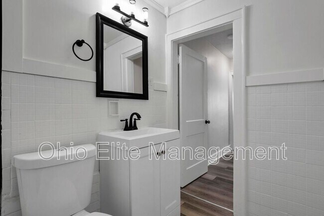 Building Photo - 1398 S Ohio Ave