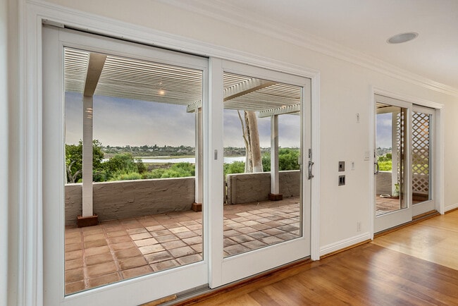 Building Photo - 316 Vista Madera