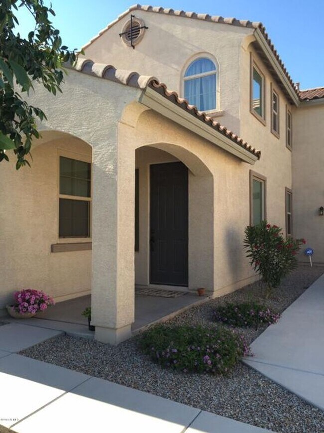 Building Photo - Gorgeous 4 Bed 3 Bath home located in Chandler