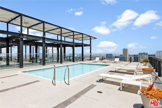 Building Photo - 3810 Wilshire Blvd