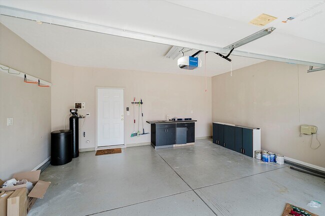 Building Photo - 9413 N Bayfield Dr
