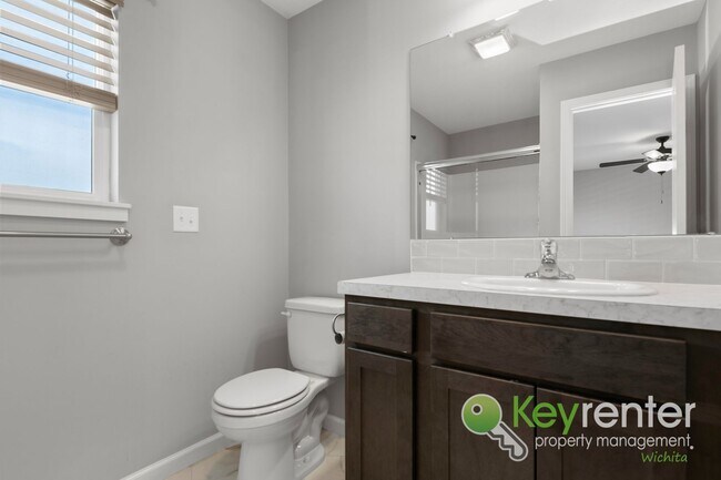 Building Photo - Newly Built 3 Bedroom Beauty: Lawn care and trash included!