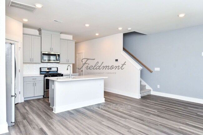 Building Photo - 429 Ellis Mill St