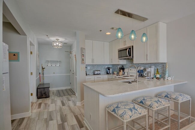 Building Photo - OFF SEASON RENTAL Oceanfront at Villa Capriani