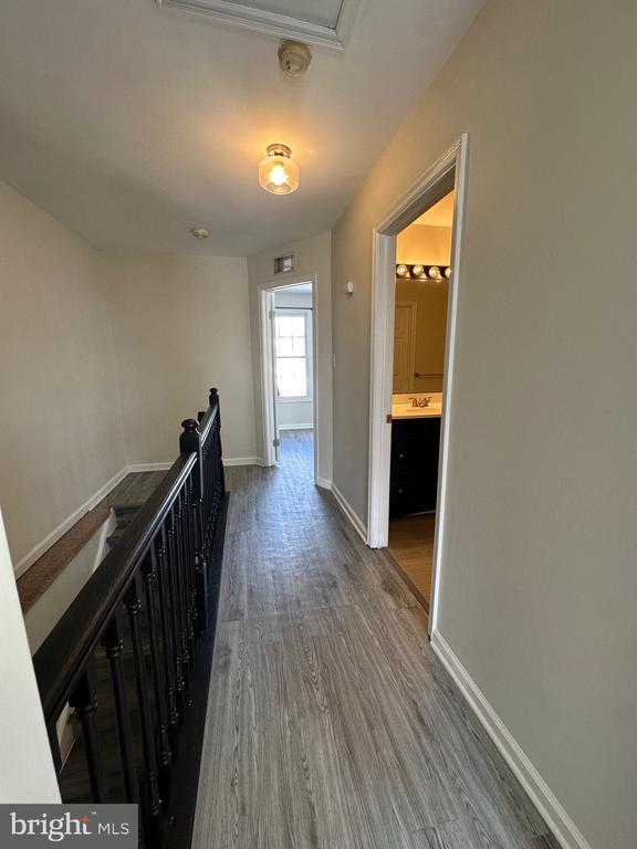 Building Photo - 650 Corsica Ave