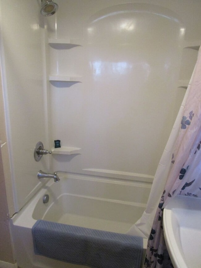 Building Photo - 2Bed 1Bath Whitefish Downtown Home