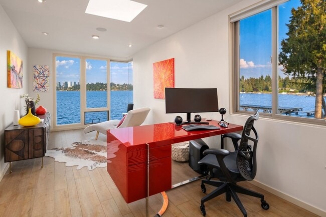 Building Photo - 3Bd/3.5Ba Mercer Island House