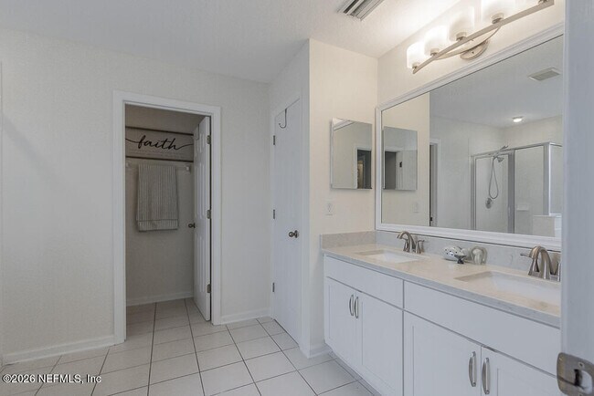 Building Photo - 1432 Greyfield Dr