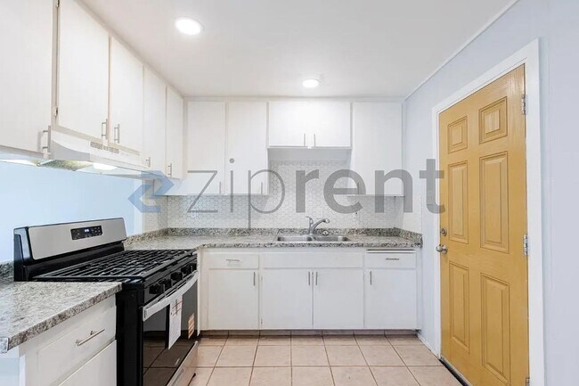 Building Photo - 709 Adeline Pl