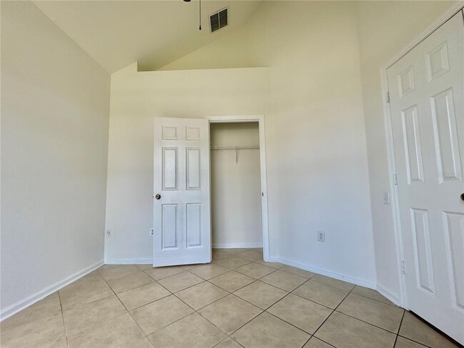 Building Photo - 8029 King Palm Cir