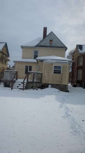 Building Photo - 77 Washington St