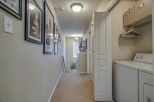 Building Photo - 1618 Grable Cove Ln
