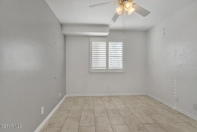 Building Photo - 1049 Desierto Luna St