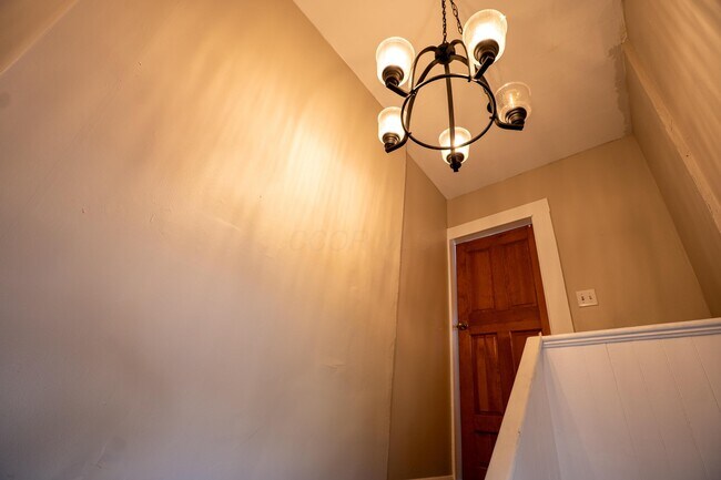 Building Photo - 166 N Sandusky St