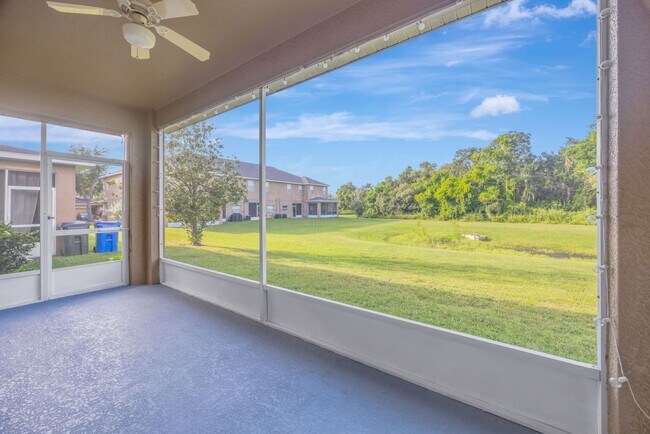 Building Photo - 10414 Tulip Field Way