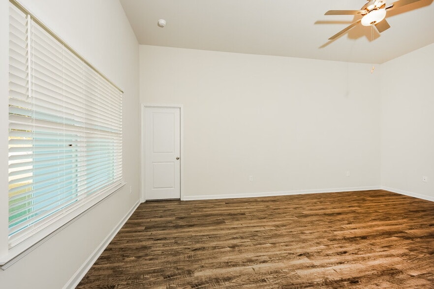 Building Photo - 4552 Morgan Dr