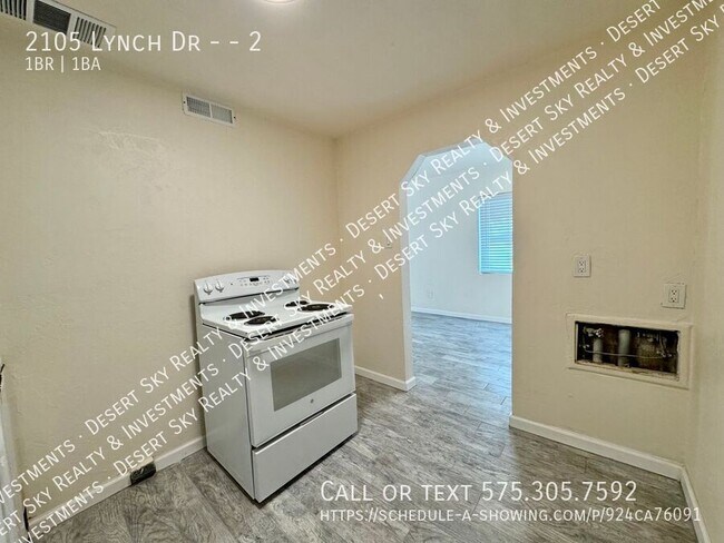 Building Photo - 2105 Lynch Dr