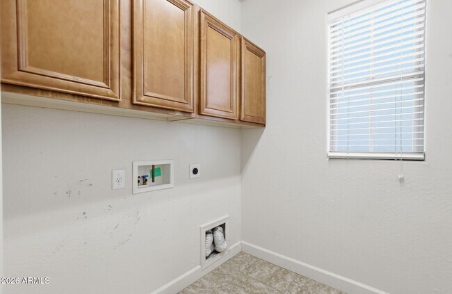 Building Photo - 15372 W Dahlia Dr