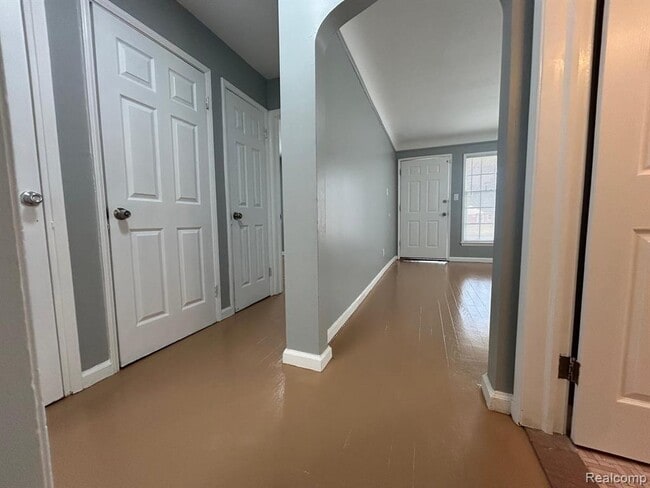 Building Photo - 19710 Moross Rd