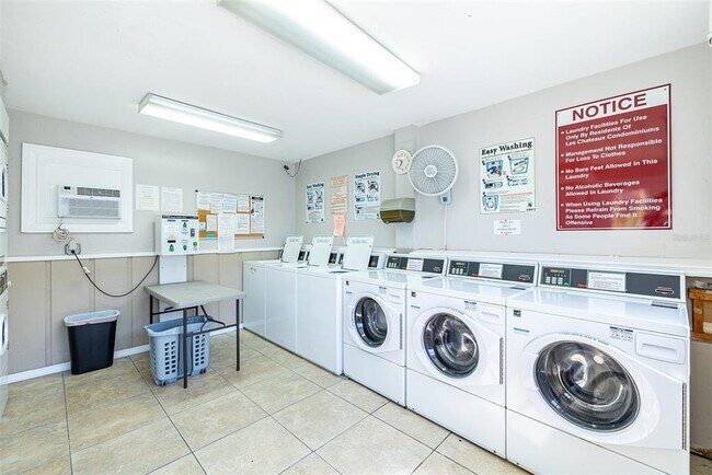 Building Photo - 6950 Avenue Des Palais