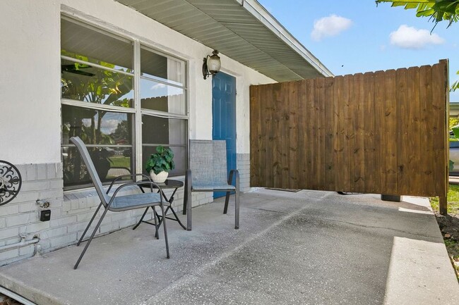 Building Photo - 2393 Victor Rd