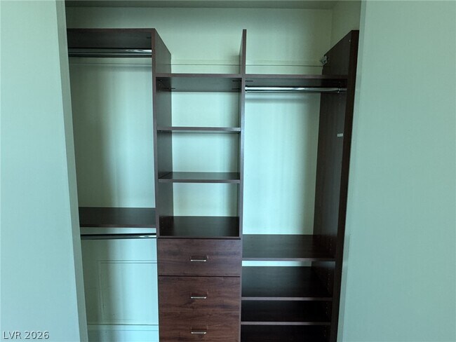 Building Photo - 2700 S Las Vegas Blvd