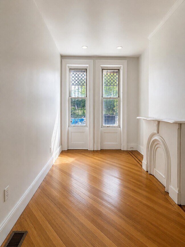 Building Photo - 60 Clifton Pl