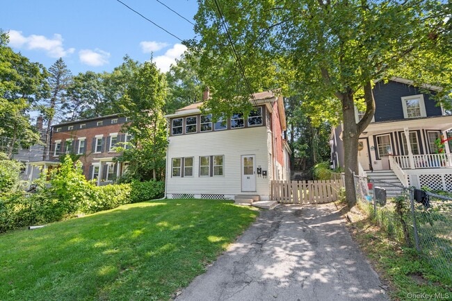 Building Photo - 93 Delafield St