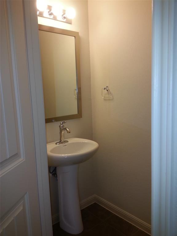 Building Photo - 2504 McDonald Way