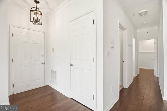 Building Photo - 638 Oakland Hills Dr
