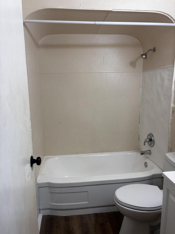 Building Photo - 9757 Lorna Ln