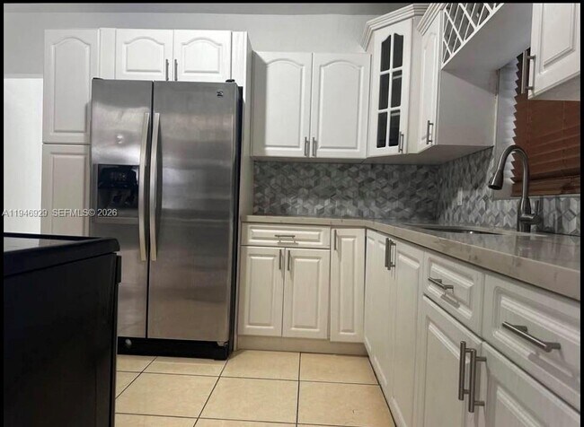 Building Photo - 2400 SW 62nd Ave