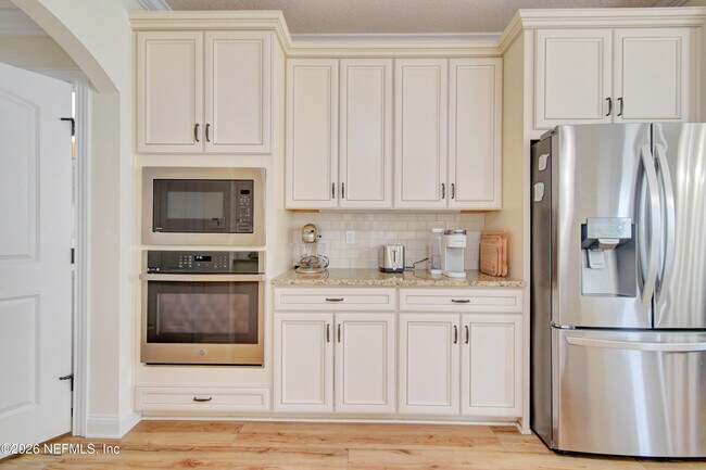 Building Photo - 26 Utina Wy