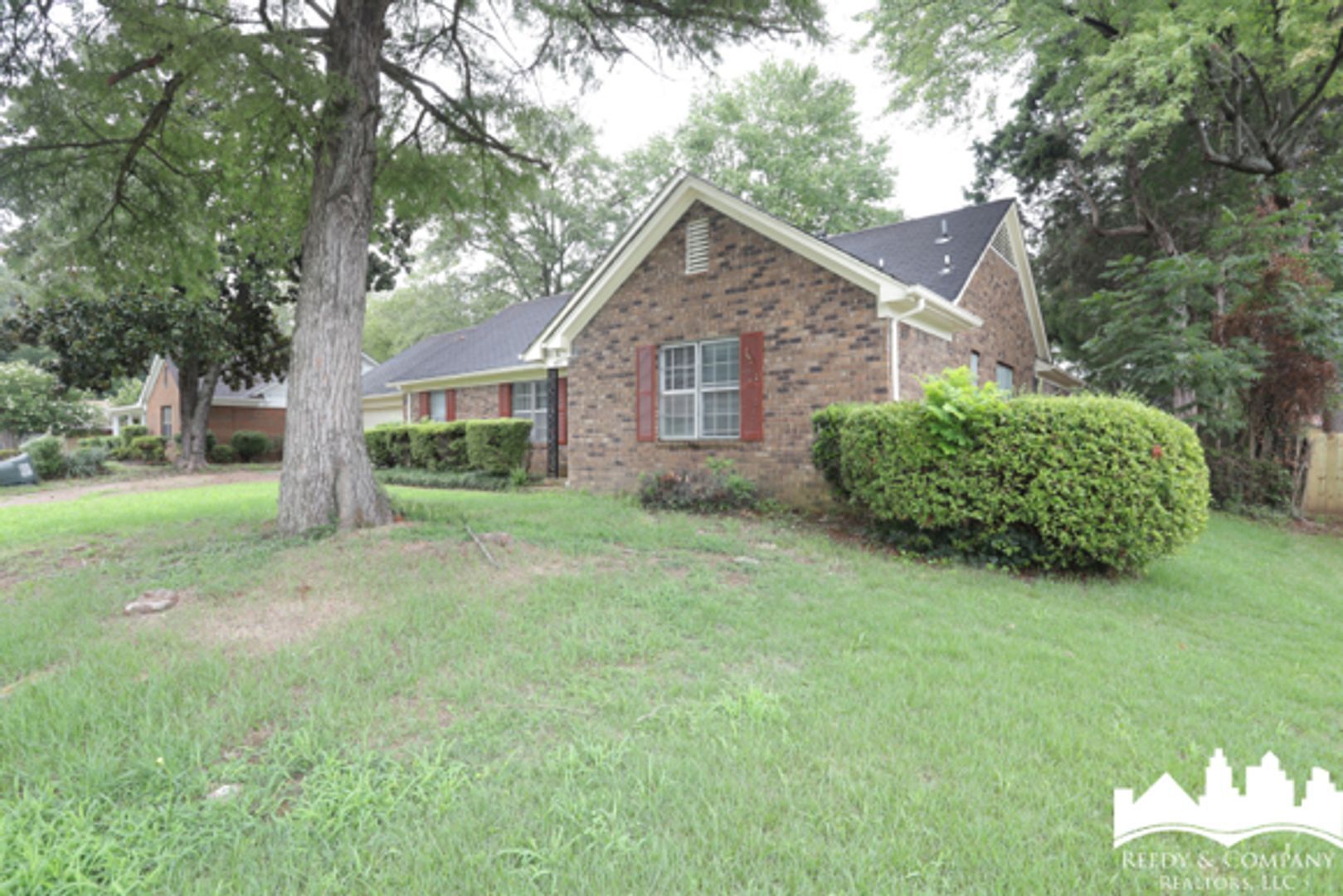 Building Photo - 5291 Twin Woods Ave