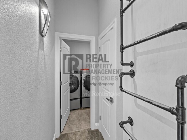 Building Photo - 1504 60th Ave