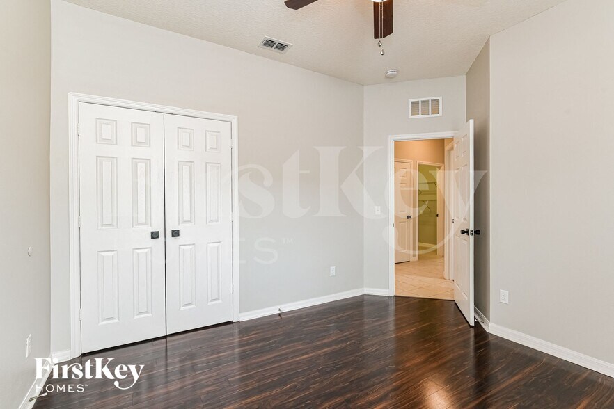 Building Photo - 2716 Barclay Ln